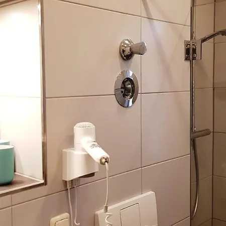 Residenz Seeblick 3 Balkon Mit Zugang Zum Garten Апартаменты Зеллин