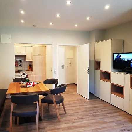 Residenz Seeblick 3 Balkon Mit Zugang Zum Garten Апартаменты Зеллин